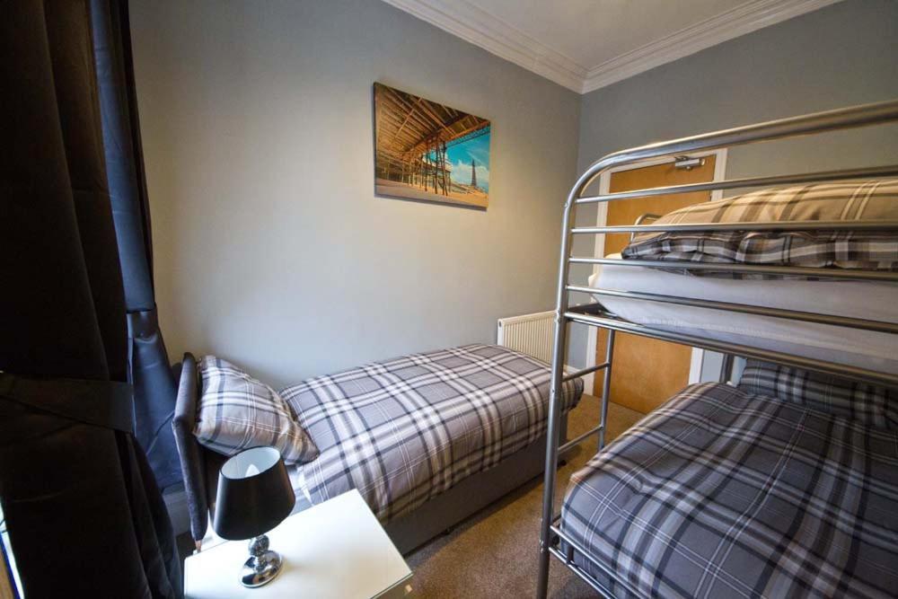 Rossall House , For Families & Couples Blackpool Eksteriør bilde